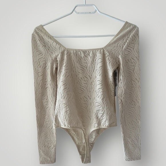 Aritzia Babaton Shapelace Longsleeve Bodysuit Birch XS NWT Sculpting Shaping - Picture 2 of 6